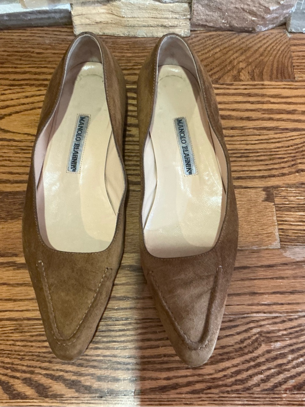 Manolo Blahnik Suede Pointed- Toe Flats size 38.5
